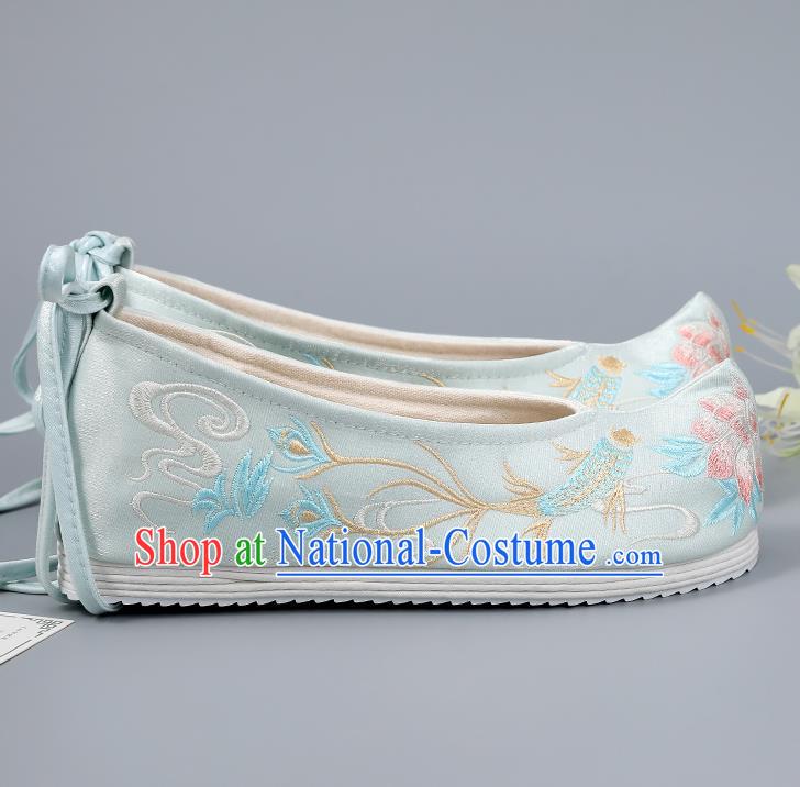 Traditional China National Shoes Handmade Hanfu Shoes Light Blue Cloth Shoes Embroidered Shoes Bride Shoes