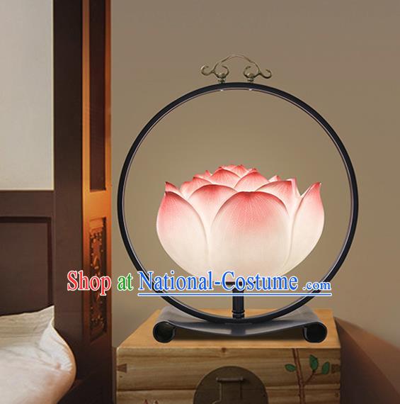 China Traditional Iron Art Home Decorations Spring Festival Desk Lantern Pink Lotus Table Lamp