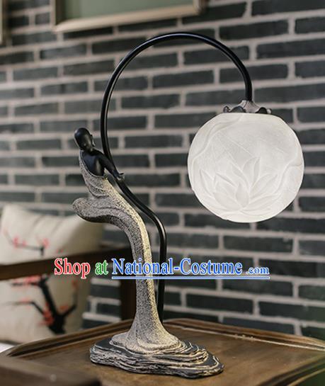 China Spring Festival Iron Art Desk Lantern Traditional Home Decorations Handmade Carving Resin Lotus Table Lamp