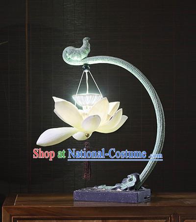 China Handmade Desk Lantern Traditional Home Decorations White Resin Lotus Table Lamp