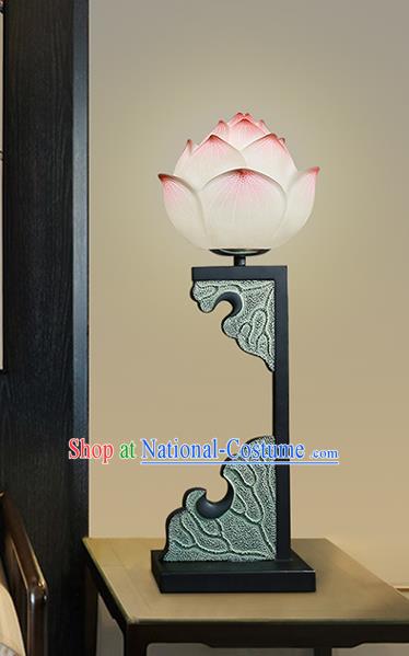 China Handmade Palace Desk Lantern Traditional Home Decorations Iron Art Lotus Table Lamp