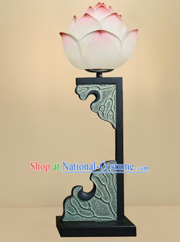 China Handmade Palace Desk Lantern Traditional Home Decorations Iron Art Lotus Table Lamp