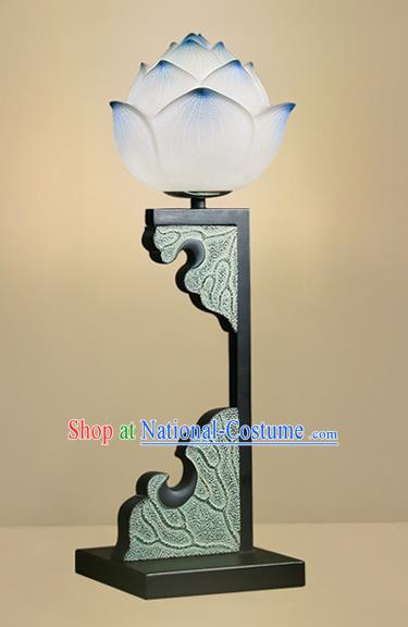 China Traditional Home Decorations Iron Art Blue Lotus Table Lamp Handmade Palace Desk Lantern