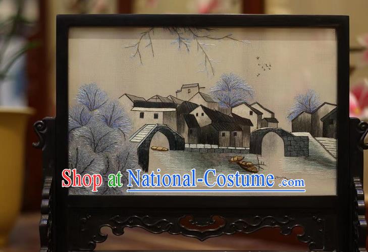 China Hand Suzhou Embroidery Craft Desk Screen Traditional Wood Carving Screen Embroidered Table Screen