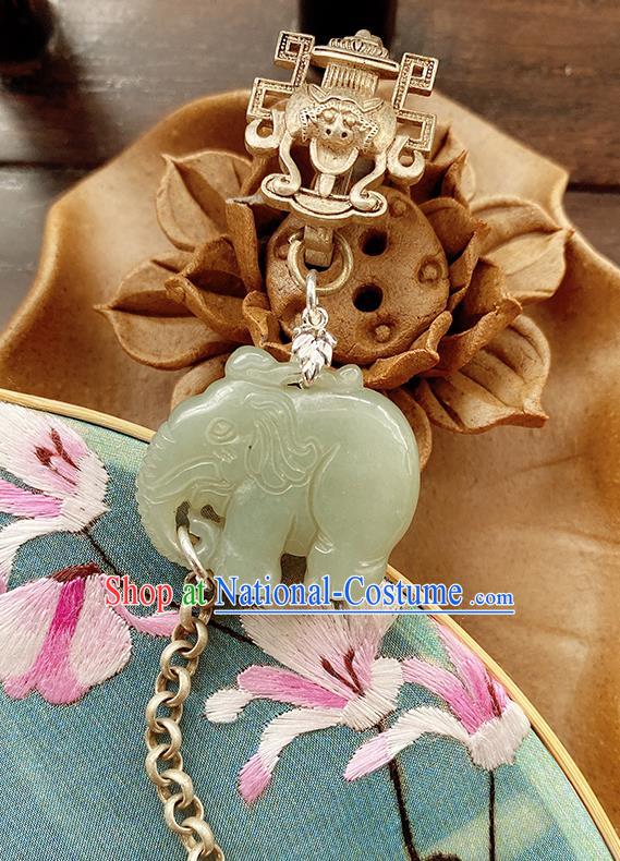 China Jade Elephant Pendant Accessories Traditional Cheongsam Brooch