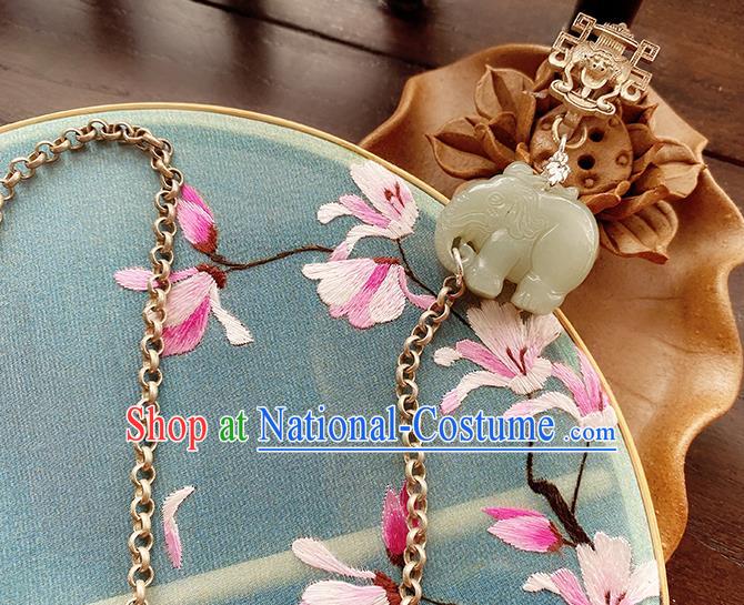 China Jade Elephant Pendant Accessories Traditional Cheongsam Brooch