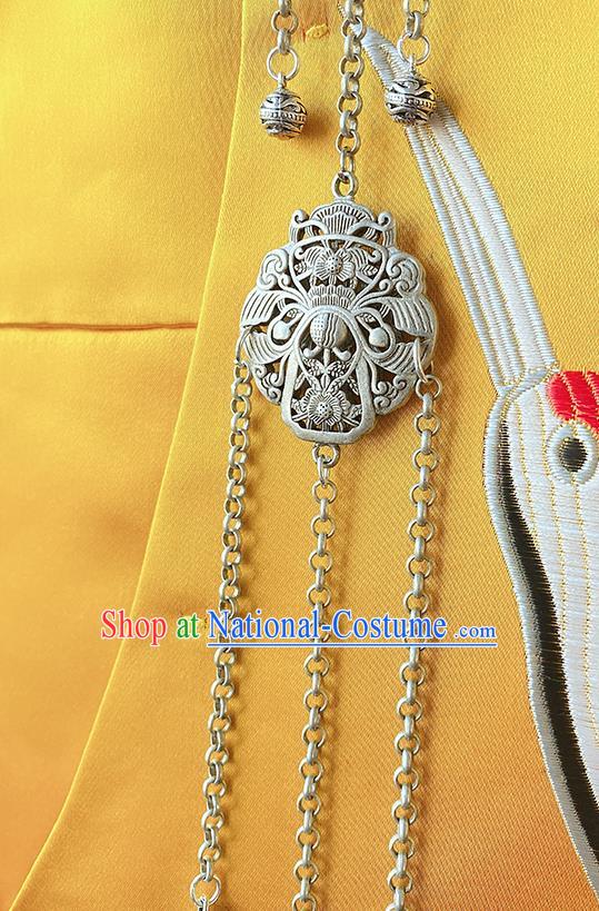 China Traditional Silver Carving Bat Brooch Classical Tassel Pendant Cheongsam Accessories