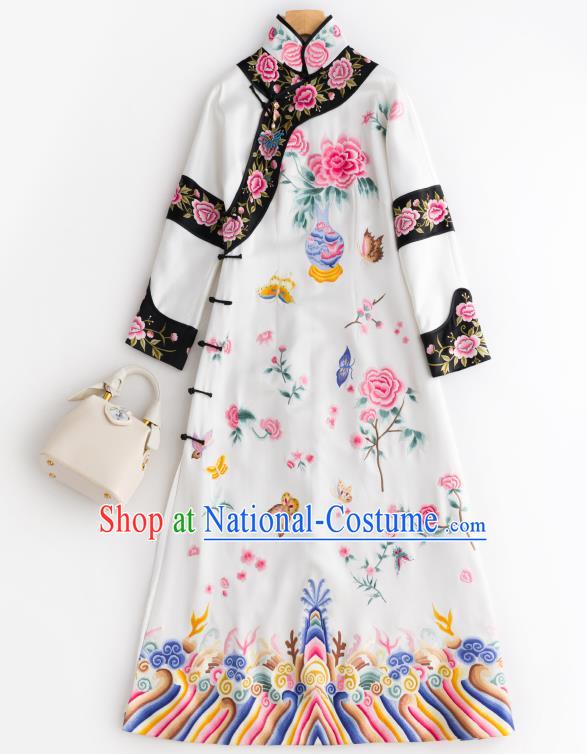 China Qing Dynasty Court Women Clothing Traditional Embroidered Cheongsam Classical White Qipao Dress