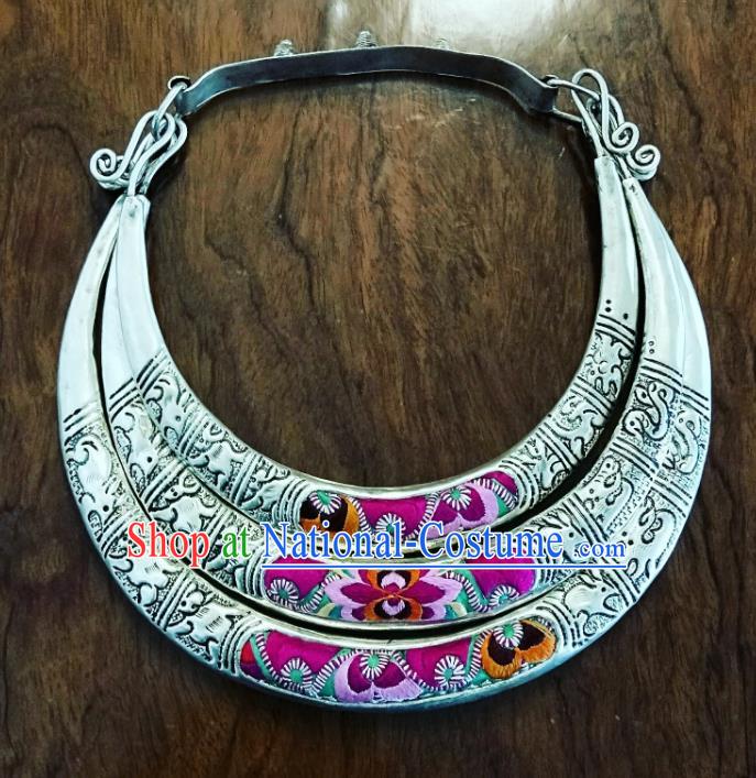 China National Embroidered Necklet Accessories Traditional Miao Ethnic Handmade Silver Carving Necklace