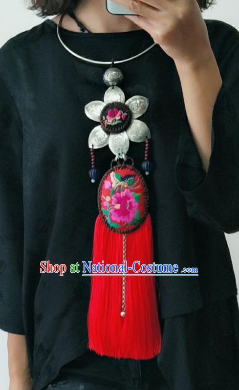 China Handmade Women Embroidered Peony Jewelry National Silver Flower Necklet Traditional Ethnic Red Tassel Necklace Accessories