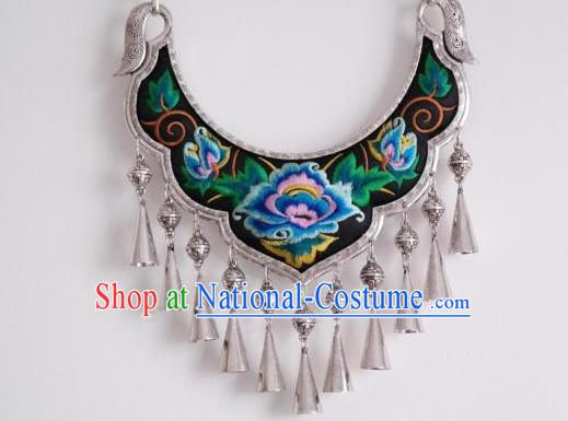 Handmade China Miao Ethnic Folk Dance Accessories National Silver Longevity Lock Embroidered Necklace