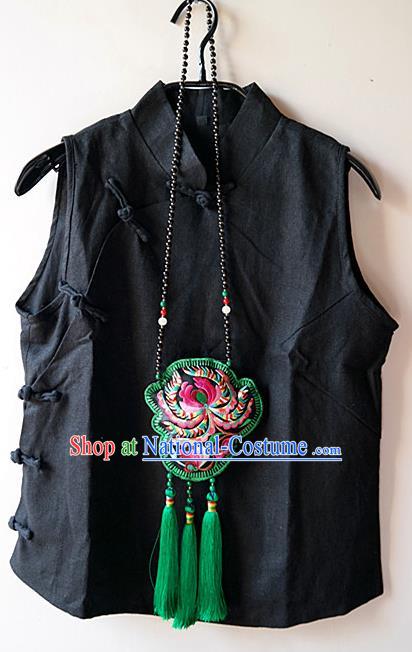 China Handmade Embroidered Necklace Miao Ethnic Folk Dance Accessories National Green Tassel Longevity Lock