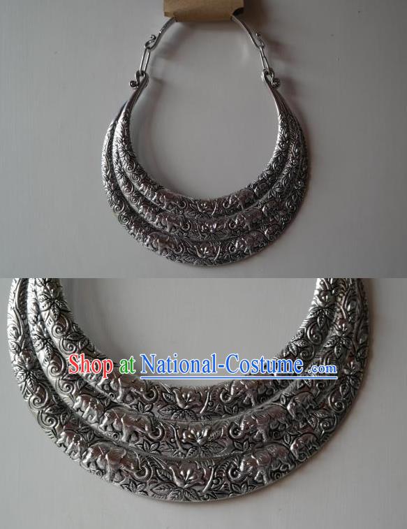 China Miao Ethnic Folk Dance Jewelry Accessories Handmade Silver Carving Necklace