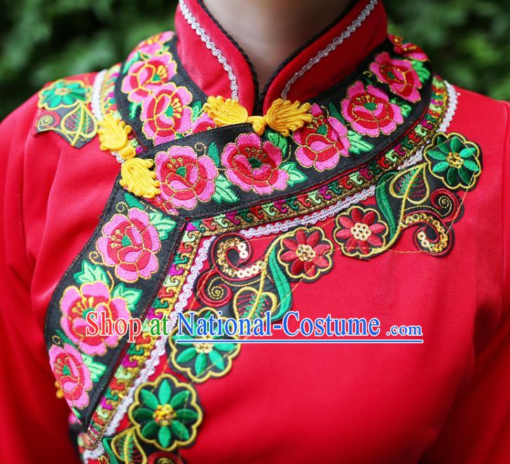 China Yi Nationality Drum Dance Embroidered Costumes Chinese Yi Ethnic Women Red Blouse and Pants with Cockscomb Hat