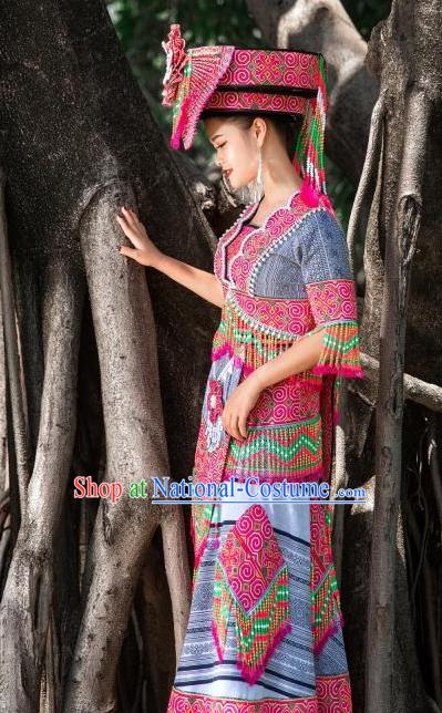 China Guangxi Yao Minority Clothing Top Quality Photography Yunnan Miao Ethnic Bride Dress with Headdress