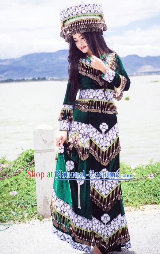 China Ethnic Green Velvet Fashion Miao Nationality Clothing Top Quality Yunnan Minority Costumes and Headpiece