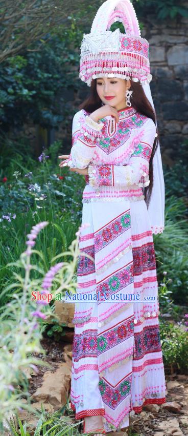 China Yao Minority Stage Performance Long Dress Traditional Ethnic Folk Dance Apparels Nationality Wedding Bride Costumes and Headdress