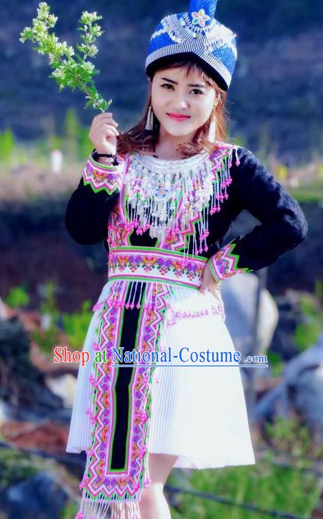 China Mengzi Tujia Minority Costumes and Hat Miao Nationality Short Dress Traditional Ethnic Folk Dance Apparels