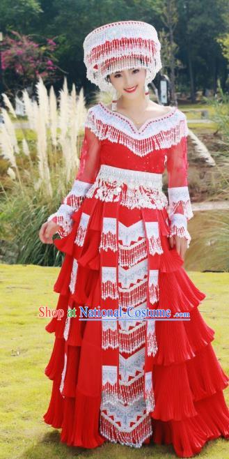 China Yunnan Wedding Costumes Red Blouse and Long Skirt Miao Ethnic Women Travel Photography Fashion with Headdress