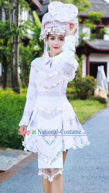 China Miao Minority Women White Short Dress Photography Traditional Clothing Tourist Attraction Stage Show Costumes and Headwear