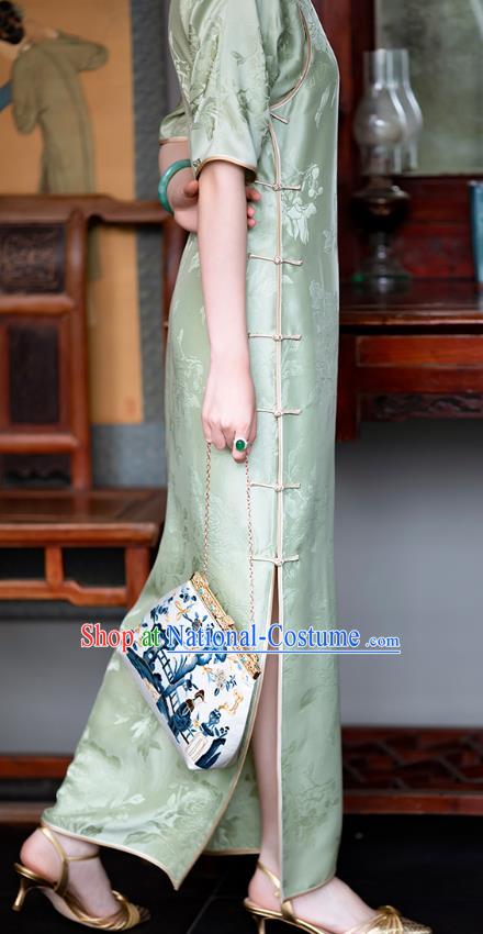 China Traditional Costume Light Green Silk Cheongsam Classical Qipao Dress