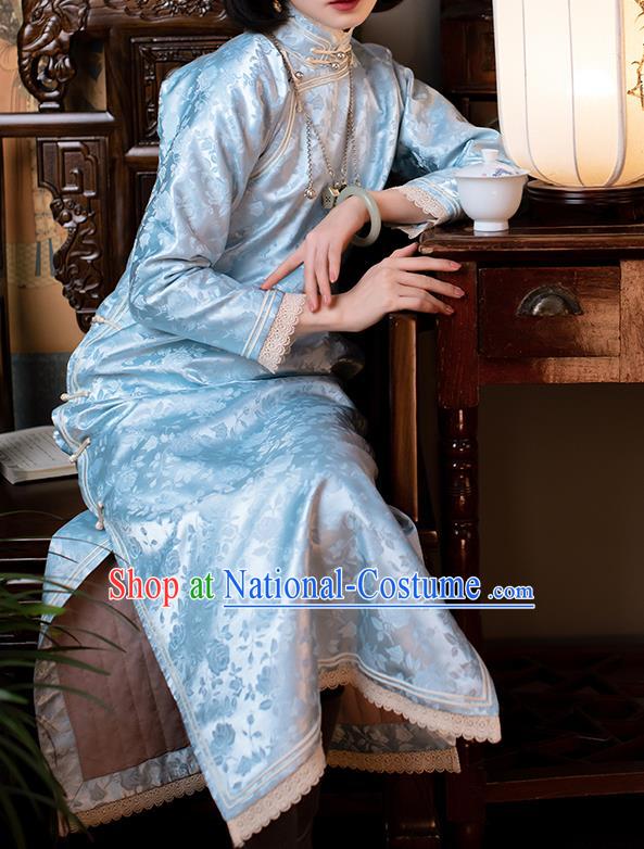 China Traditional Costume National Women Dress Classical Cheongsam Light Green Silk Qipao