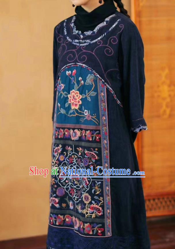 Chinese Retro Embroidered Navy Flax Dress Traditional National Women Cheongsam Clothing