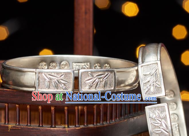 China Handmade Carving Silver Jewelry Accessories Wedding Bracelet