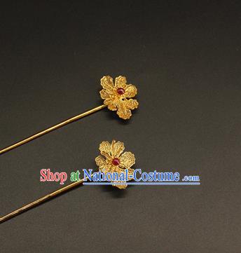 China Traditional Gilding Hair Stick Handmade Hair Accessories Ancient Ming Dynasty Empress Hairpin