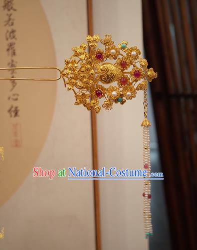 China Ancient Ming Dynasty Golden Peach Blossom Hair Stick Court Hair Accessories Traditional Handmade Pearls Tassel Hairpin