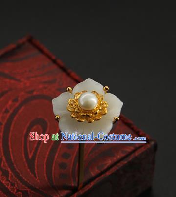 China Ancient Princess Hair Accessories Traditional Handmade Court White Jade Plum Hairpin Ming Dynasty Pearl Hair Stick