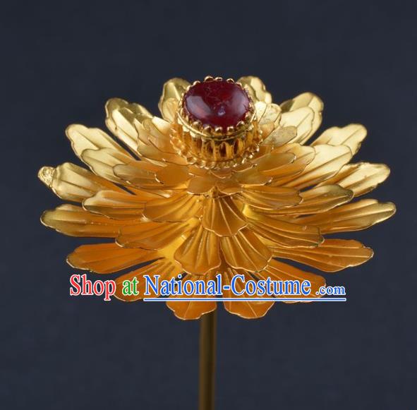 China Ancient Empress Golden Flower Hair Stick Handmade Palace Hair Jewelry Traditional Ming Dynasty Queen Ruby Hairpin