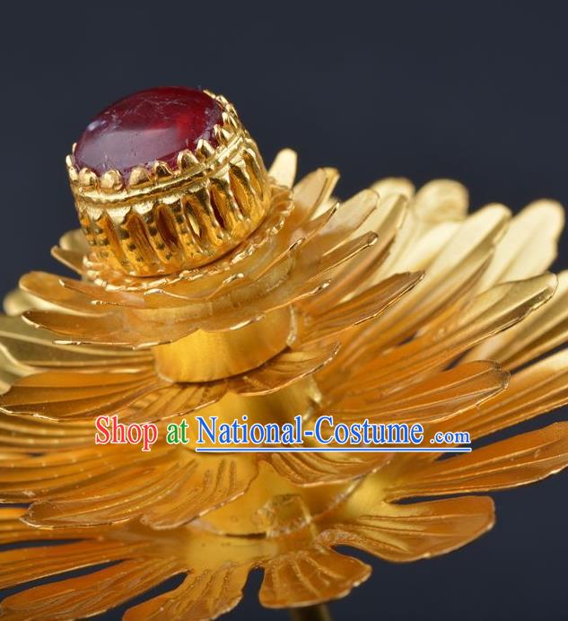 China Ancient Empress Golden Flower Hair Stick Handmade Palace Hair Jewelry Traditional Ming Dynasty Queen Ruby Hairpin