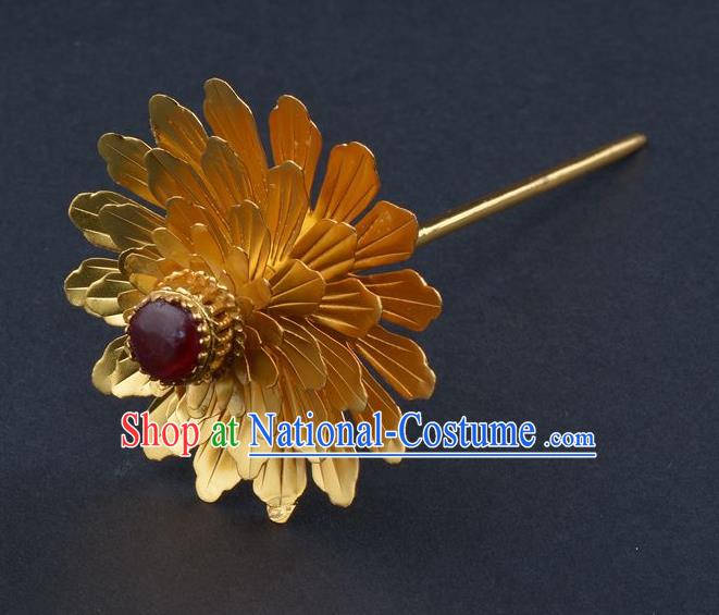 China Ancient Empress Golden Flower Hair Stick Handmade Palace Hair Jewelry Traditional Ming Dynasty Queen Ruby Hairpin