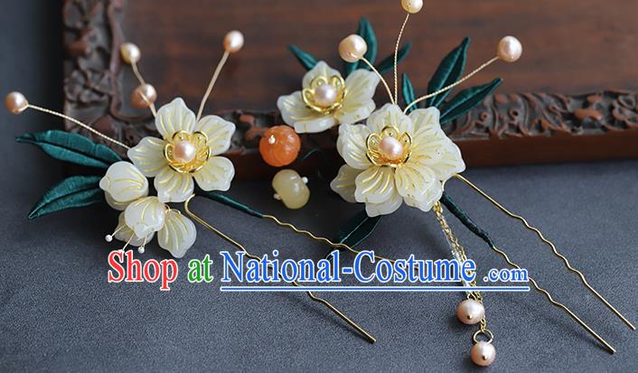 Chinese Hanfu White Plum Hairpin Traditional Wedding Hair Accessories Ancient Bride Jade Pearls Hair Stick