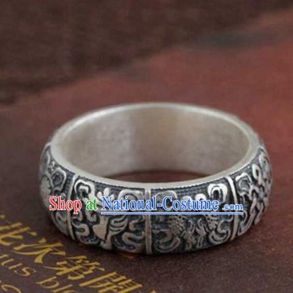 China Traditional Handmade Carving Silver Bracelet National Bangle Accessories