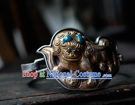 Chinese Handmade Bracelet Accessories Traditional Silver Carving Lion Jewelry