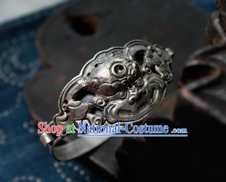 Chinese Handmade Silver Carving Tiger Bracelet Accessories Traditional Bangle Jewelry