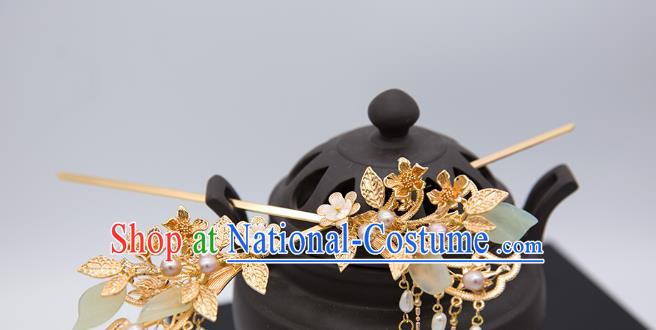 China Ming Dynasty Golden Leaf Hair Stick Traditional Hanfu Hair Accessories Ancient Empress Tassel Hairpin