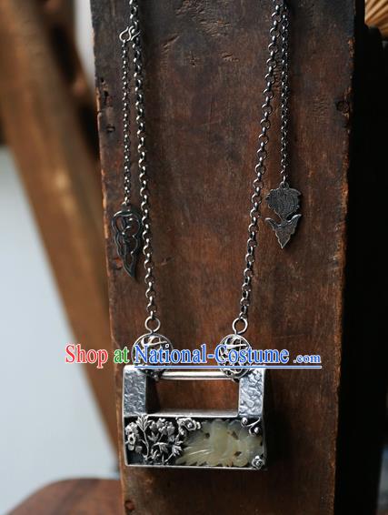 Handmade China Qing Dynasty Accessories Traditional Retro Necklace Pendant National Silver Lock Jewelry