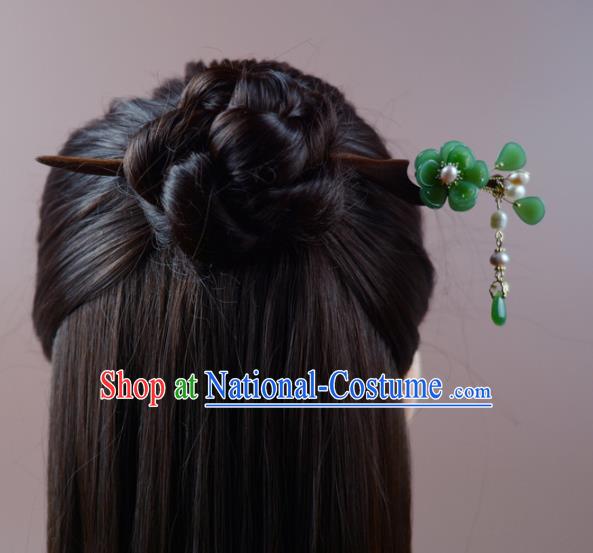 China Classical Cheongsam Green Plum Tassel Hair Stick Traditional Hair Accessories Wood Hairpin