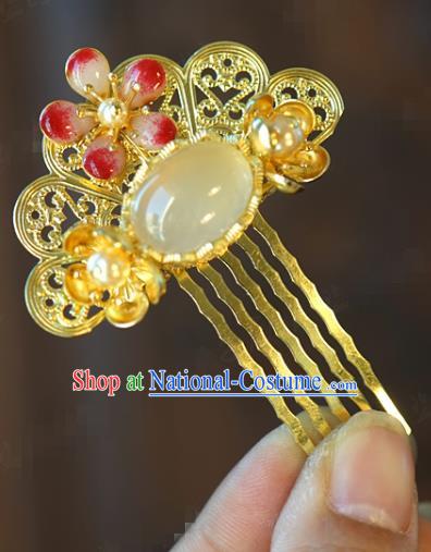 China Bride Plum Hair Stick Hair Accessories Traditional Wedding Xiuhe Suit White Chalcedony Hair Comb