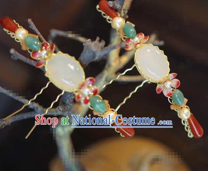 China Traditional Plum Blossom Hair Comb Wedding Xiuhe Suit Hair Accessories Bride Jade Hair Stick