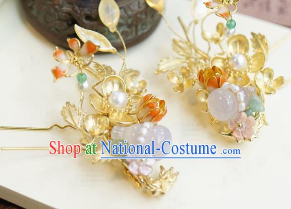 China Ancient Bride Golden Hair Clips Traditional Xiuhe Suit Hair Jewelry Accessories Qing Dynasty White Chalcedony Gourd Hairpins