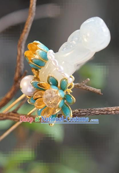 China Traditional Wedding Hair Accessories Xiuhe Suit Headpieces Ancient Bride Jade Hair Comb and Hairpins