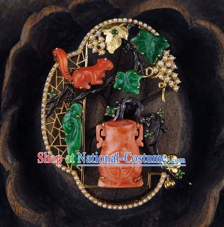 China Classical Cheongsam Carving Squirrel Brooch Traditional Handmade Jade Pearls Breastpin