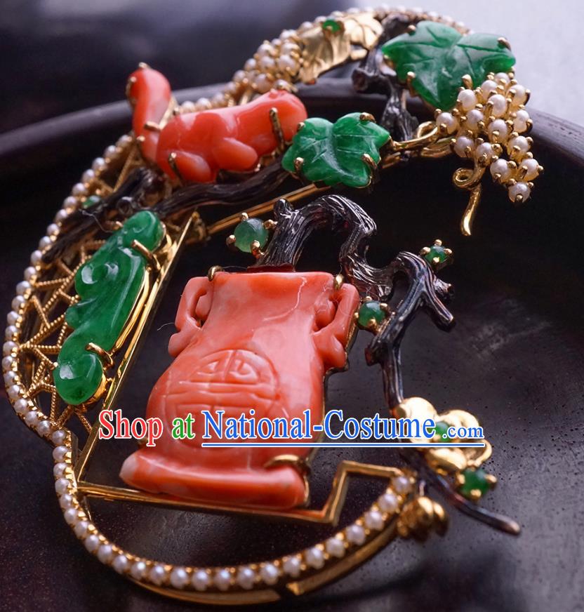 China Classical Cheongsam Carving Squirrel Brooch Traditional Handmade Jade Pearls Breastpin