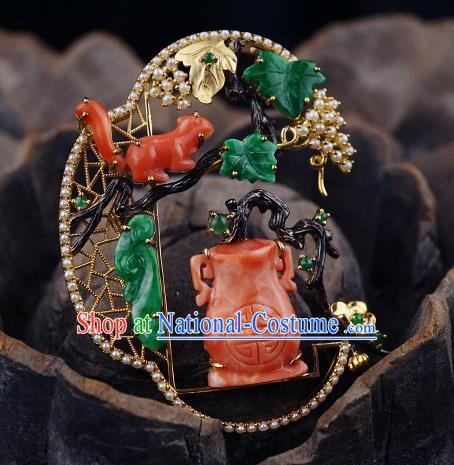 China Classical Cheongsam Carving Squirrel Brooch Traditional Handmade Jade Pearls Breastpin