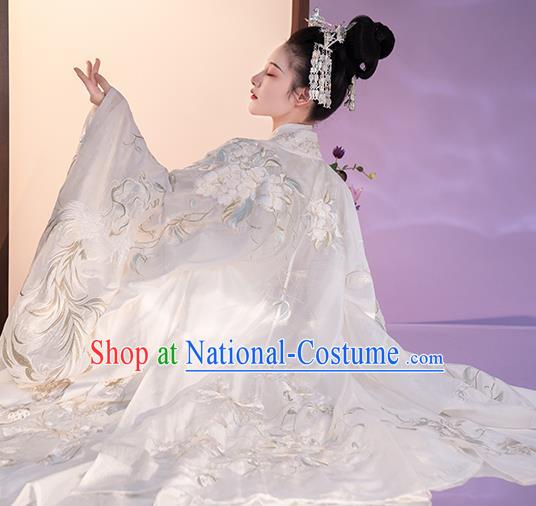 China Jin Dynasty Court Lady Clothing Embroidered White Hanfu Dress Traditional Ancient Imperial Concubine Costume