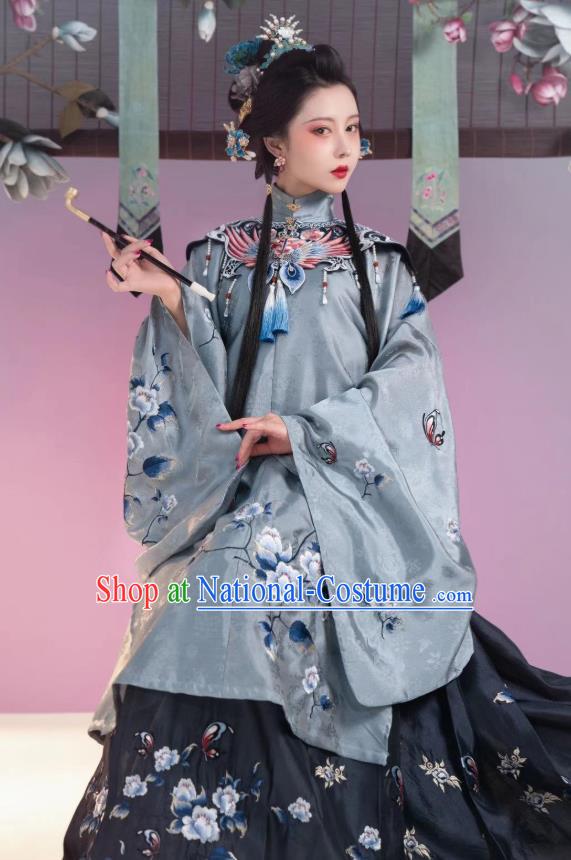 China Ancient Noble Countess Costume Traditional Ming Dynasty Court Woman Embroidered Hanfu Clothing